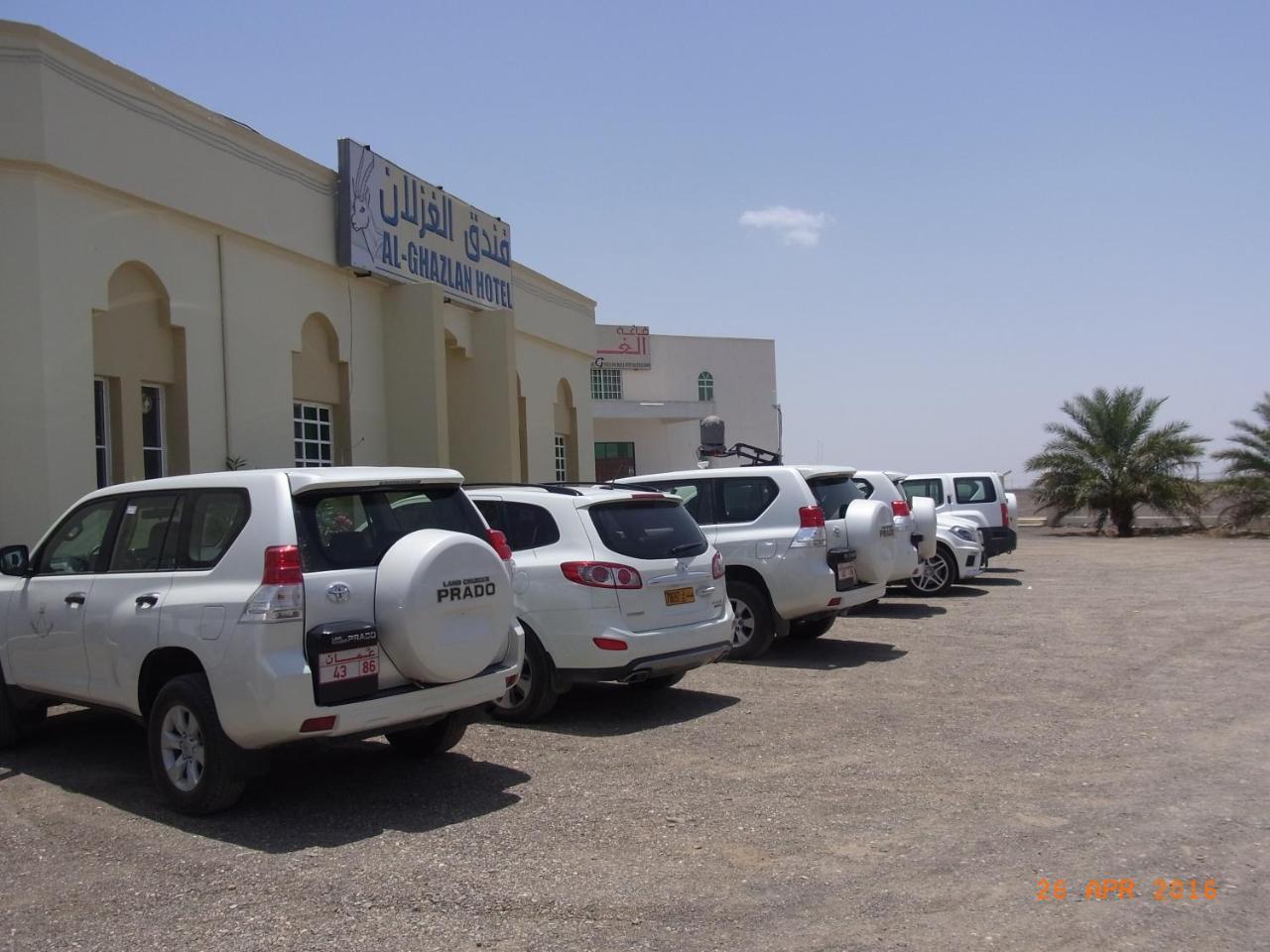 Ruddah Al Ghazlan Hotel Sinaw מראה חיצוני תמונה